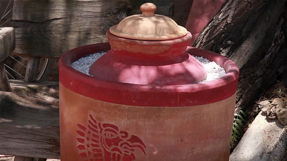 This unique clay pot can keep food cool and fresh. (Photo courtesy: AP&nbsp;videograb)
