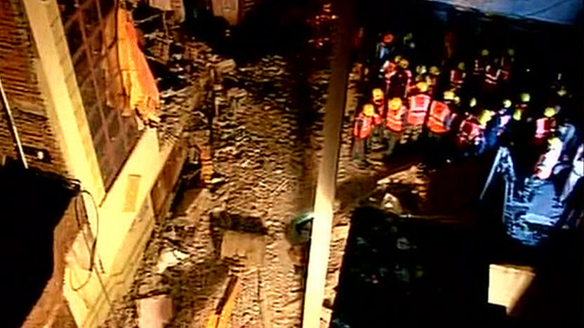 The building which collapsed <a href="http://www.thequint.com/hot-wire/2016/04/28/one-killed-in-building-collapse-in-delhi-at-least-two-injured">in the Lahori Gate area of Old Delhi</a> on 28 April 2016. (Photo: ANI/Twitter)