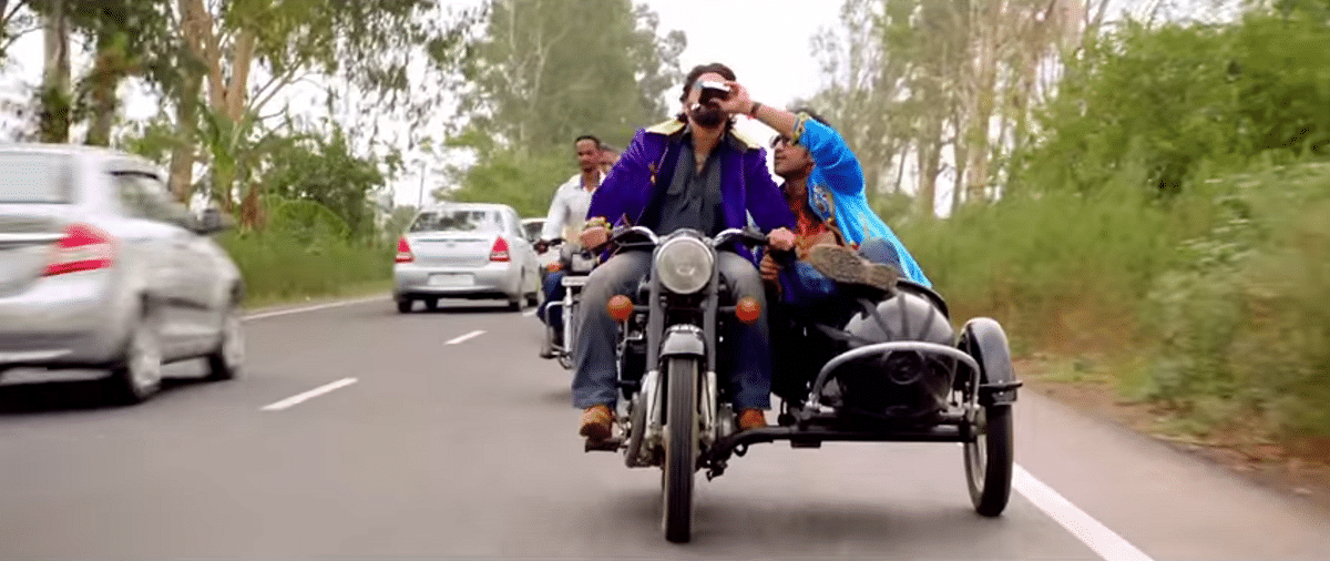 Stutee Ghosh tells you about Guddu Rangeela: the plot, performances and the whole nine yards. 