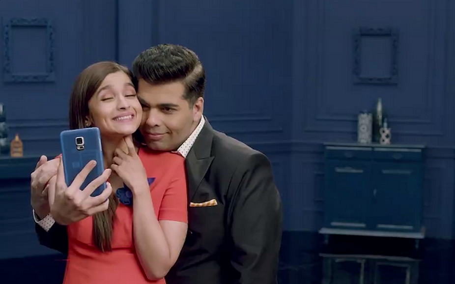 Alia Bhatt and Karan Johar pose for a new TV channel (Photo: Twitter/<a href="https://twitter.com/IoanaCruceru/status/626744266870525953">@<b>IoanaCruceru</b></a>)<a href="https://twitter.com/IoanaCruceru"></a>