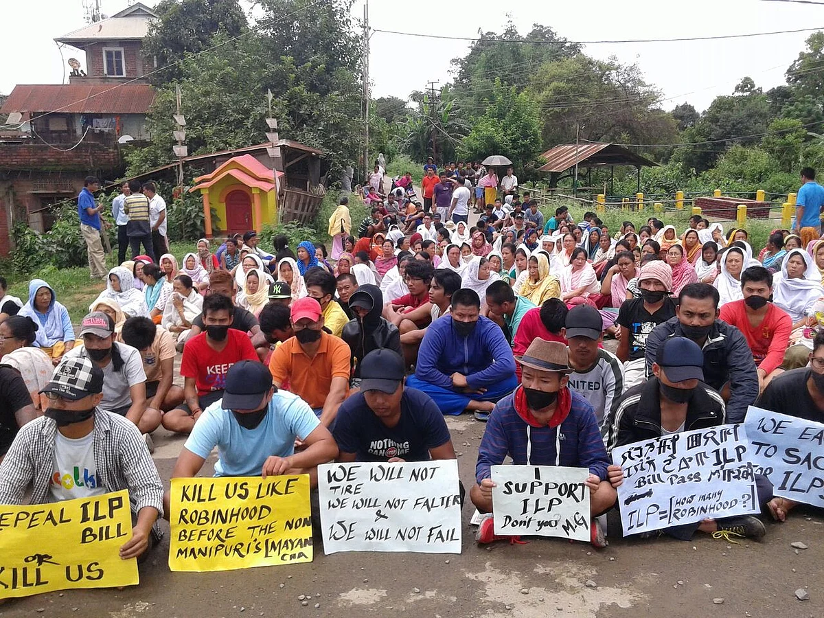 The residents of Imphal at a peaceful protest in their neighbourhood. (Photo: Sunzu Bachaspatimayum)
