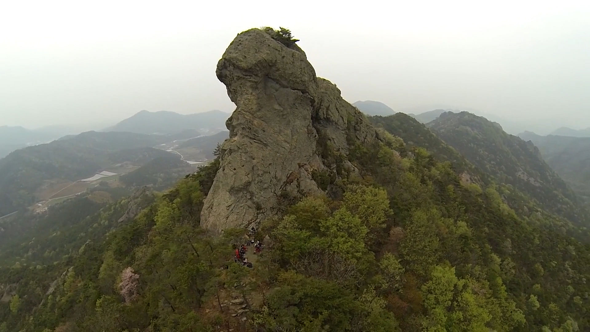 A drone crashed dramatically into a mountain at Sobaeksan National Park in South Korea. (Photo: AP screen grab)