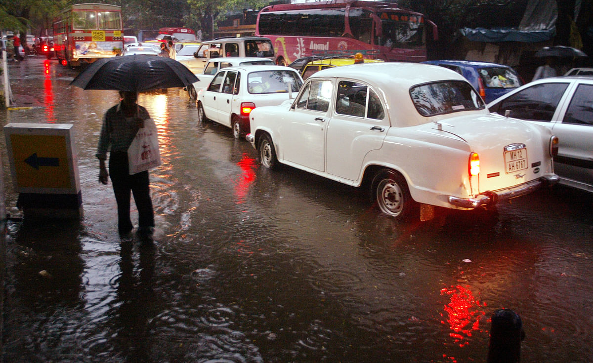 Academics agree that even New York would not have been able to withstand a deluge of Mumbai’s magnitude. 
