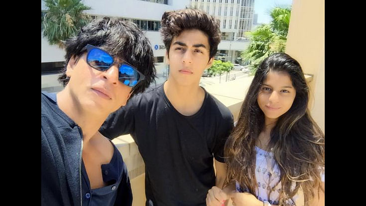 Take a Look at Shah Rukh Khan’s Selfie With His Kids