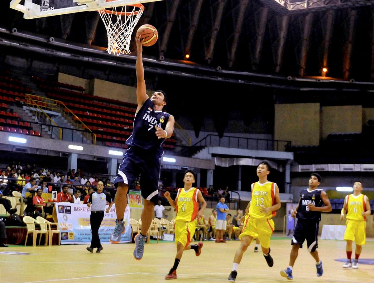 Defending champions India beat Sri Lanka 93-44 in the finals of 4th South Asian Basketball Championship.