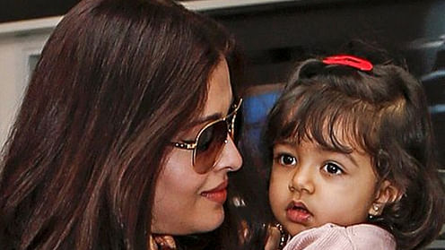 Aishwarya Rai Bachchan with daughter Aaradhya. (Photo: Twitter/ @filmibeat)&nbsp;&nbsp;