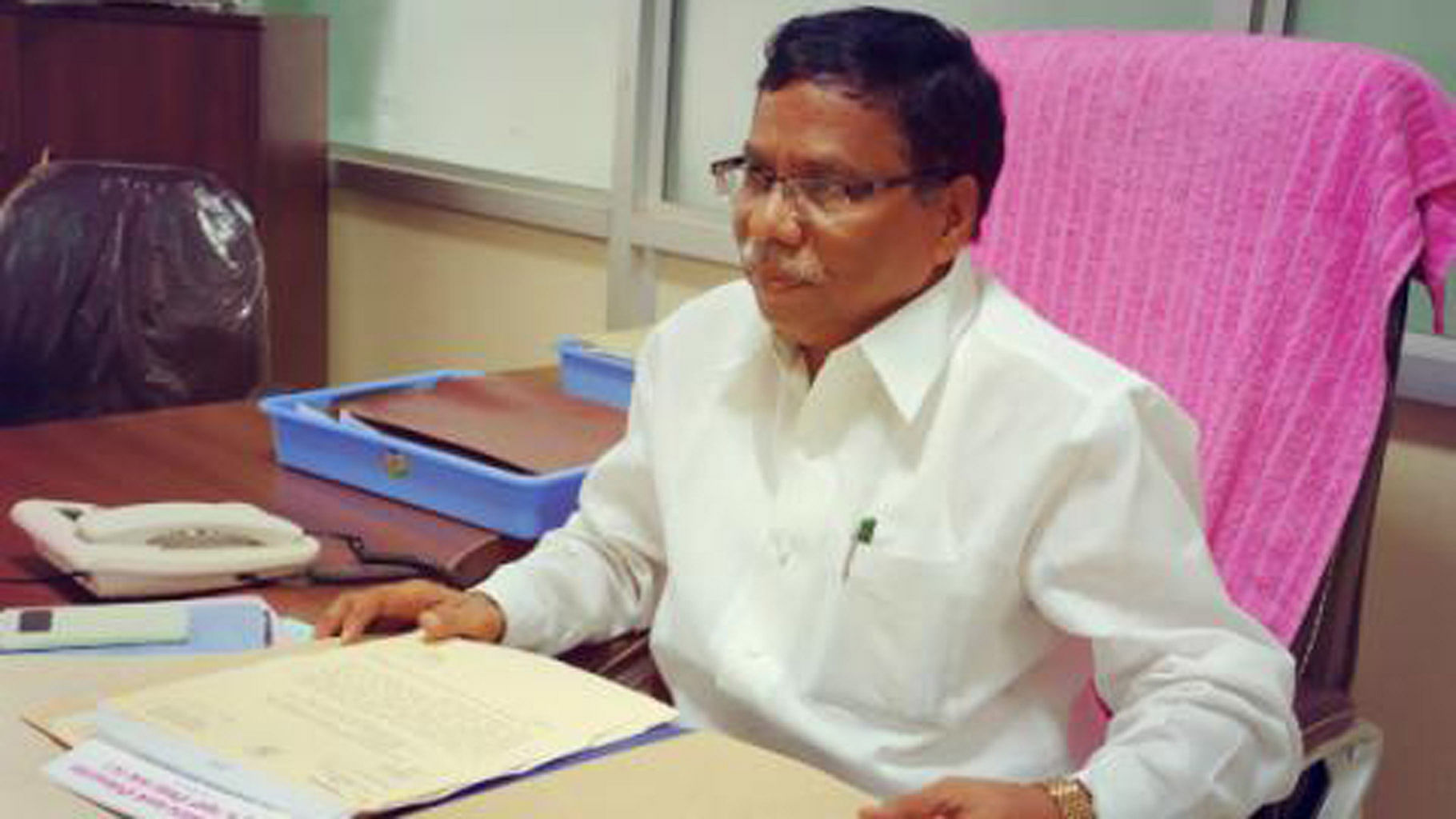 Narayana, Chairman of the Karnataka State Commission for Safai Karmacharis (Photo:<i>The News Minute</i>)