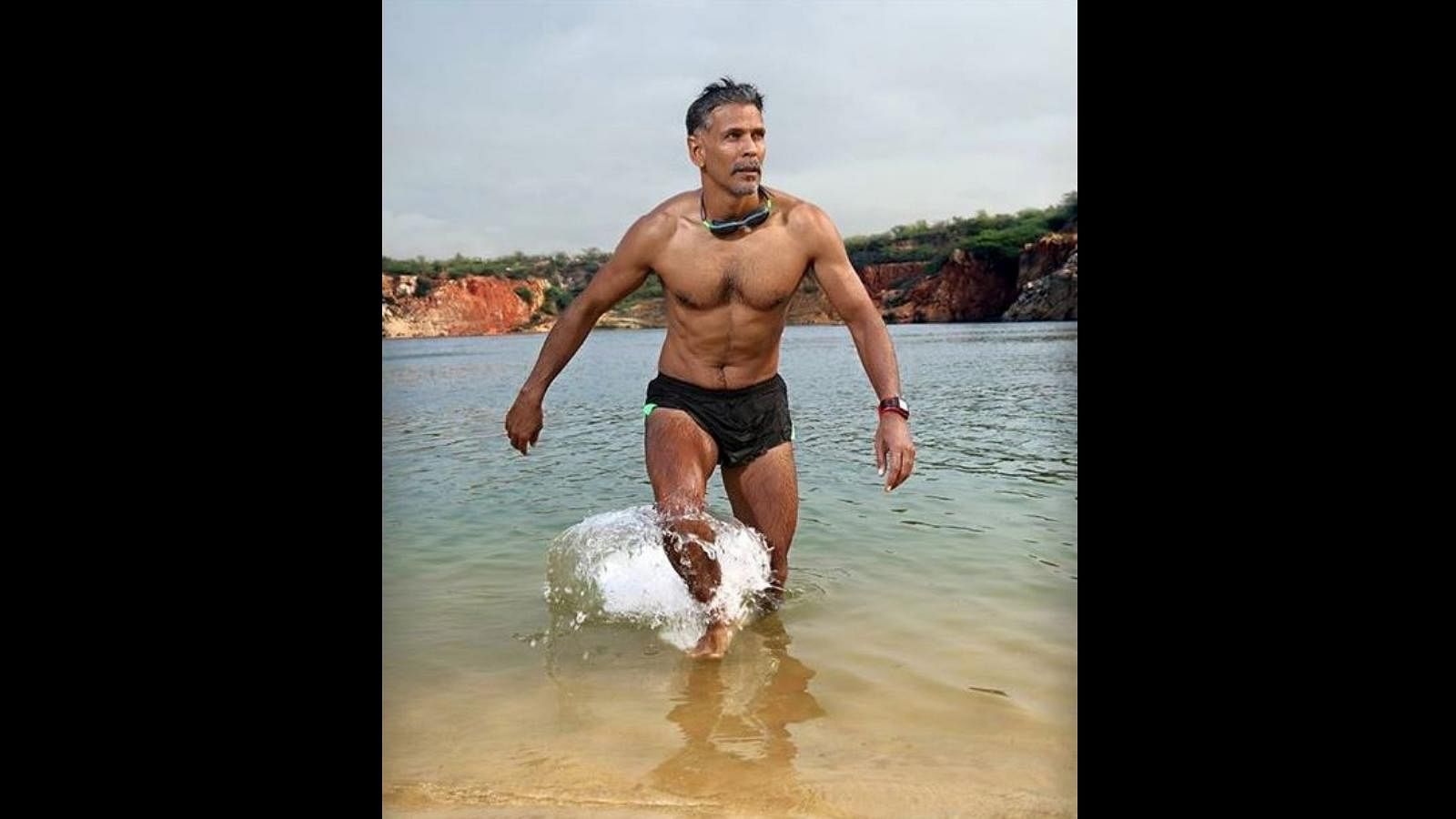 Milind Soman at the Zurich Lake during the swimming segment of the Ironman race.(Photo: <a href="https://twitter.com/milindrunning">Twitter/@milindrunning</a>)
