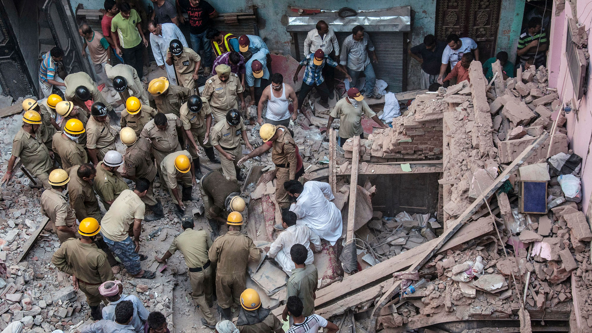Bara Hindu Rao building collapse (Photo: Reuters)