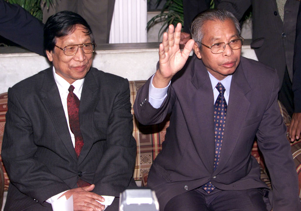 NSCN(IM) Chairman Isak Chisi Swu (Right) along with General Secretary  Thuingaleng Muivah during a press conference in New Delhi, 2003. (Photo: Reuters)