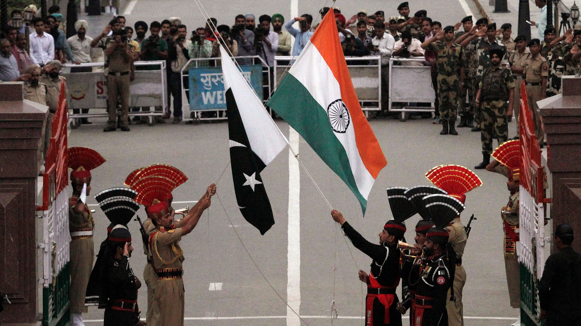File image of flag hoisting ceremony at the Wagah border. Image used for representational purposes only.&nbsp;