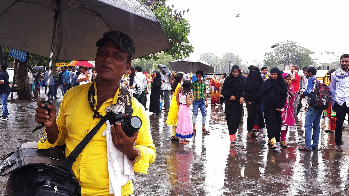 Photographer Shakeel Akhtar Sheikh at the Gateway of India, Mumbai (Photo: Mohit Khushalani)