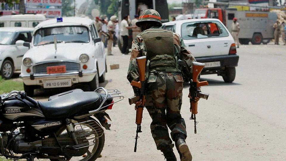 File photo of an army jawan. Photo used for representational purpose. (Photo: PTI)