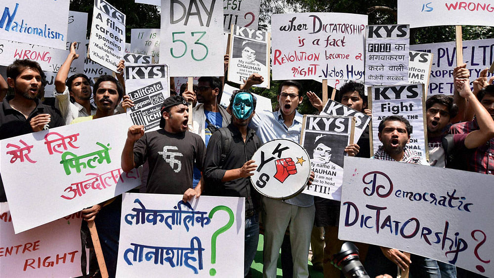 FTII students agitate for the removal of the FTII Chairman Gajendra Chauhan at Jantar Mantar in New Delhi, August 3, 2015.&nbsp;(Photo: PTI)