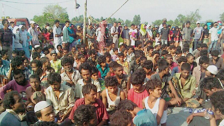 Bangladeshi migrants and refugees at a public meeting. (Photo Courtesy: International Organisation for Migration)
