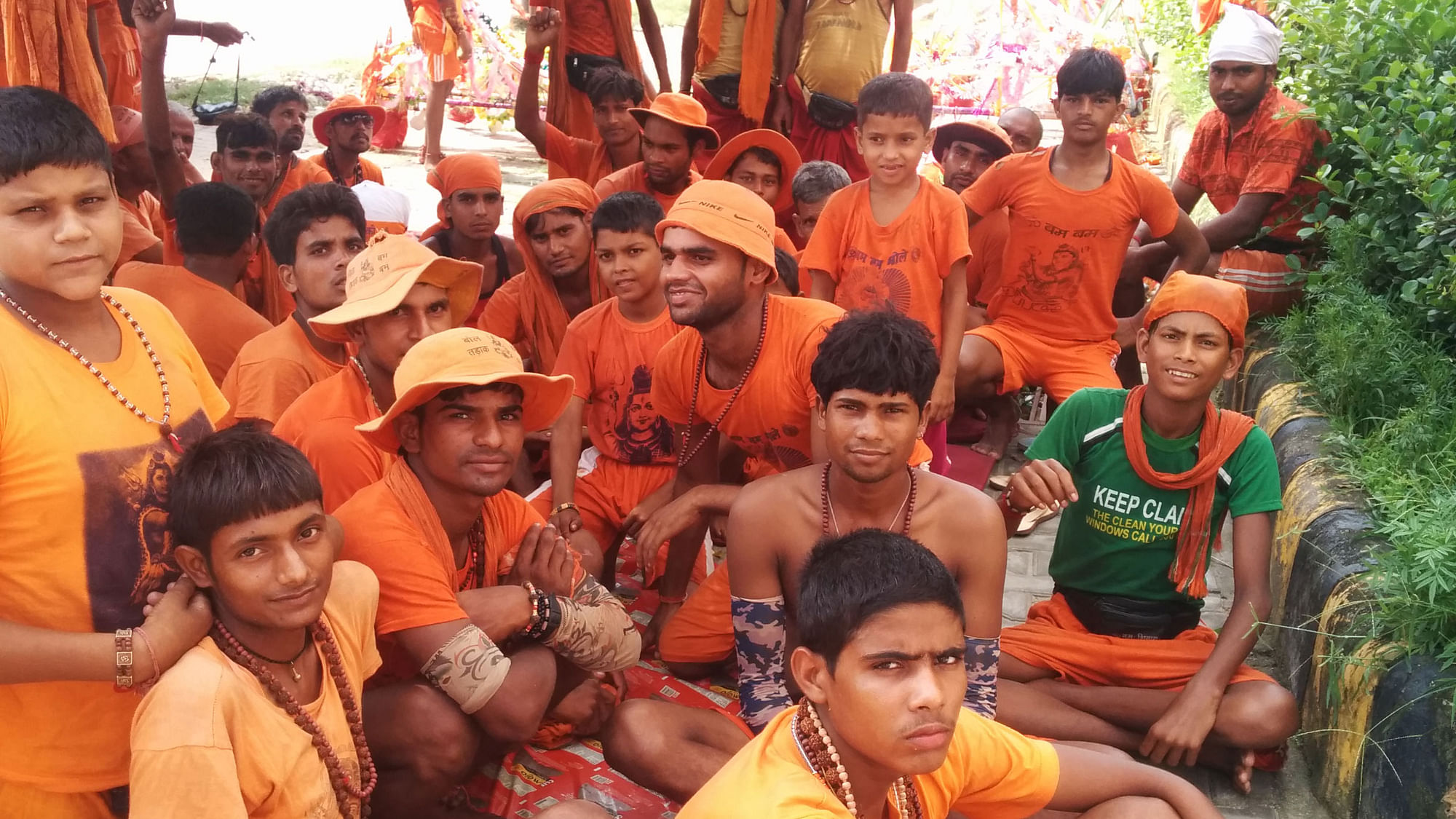 There has been a surge in the number of youths participating in the <i>Kanwar yatra </i>over the past year. <i>(</i>Photo: The Quint)