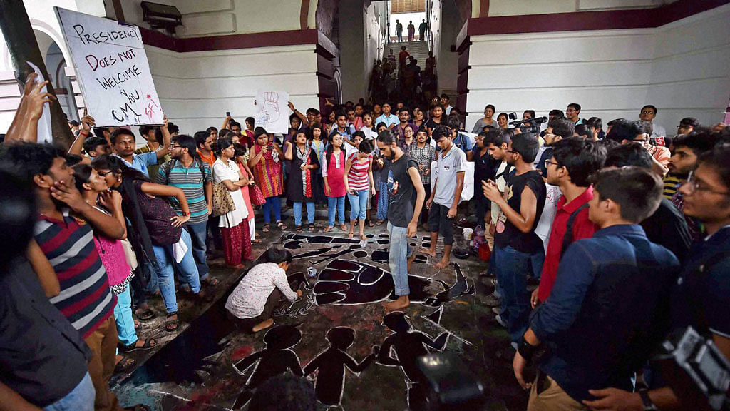 Protesting students of Presidency University at the gherao on Friday (Photo: PTI)