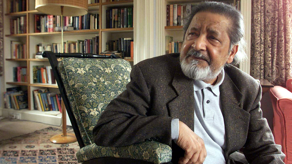 File image of British author VS Naipaul at his UK home, 11 October  2001, after it was announced that he has been awarded the Nobel Prize for Literature.&nbsp;