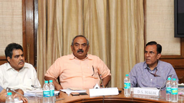 Rajiv Mehrishi (C) as Finance Secretary on August 3, 2015. (Photo: PIB)