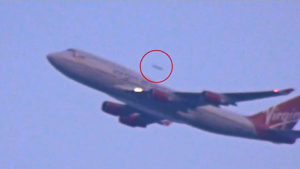 A Bird, an Alien or Superman? UFO Sighted at JFK Airport, New York