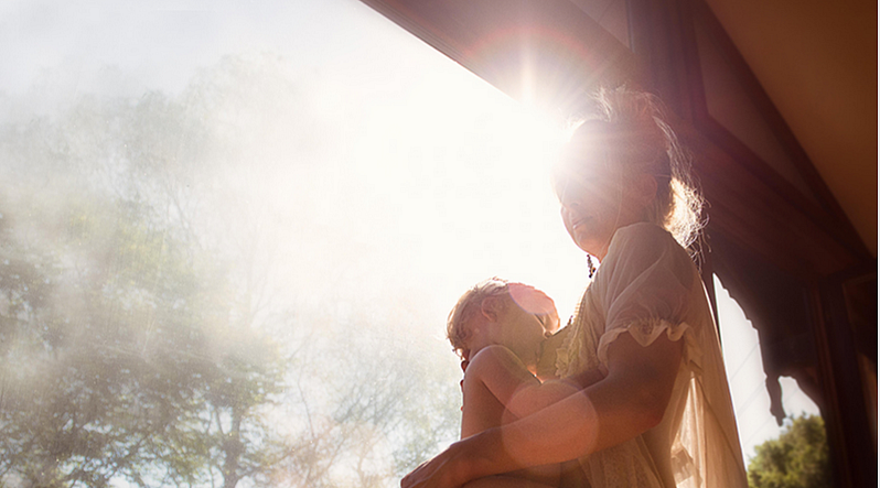 Breastfeeding is just one important aspect of motherhood. There is not one way to be a perfect mother, there are a million ways to be a good one (Photo: <a href="http://tammynicolephotography.com/">tammynicolephotography.com</a>)