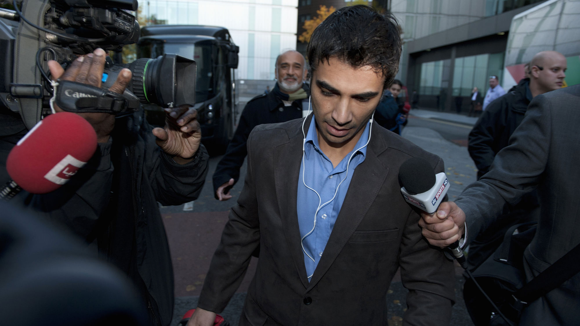Salman Butt leaves the Southwark Crown court after being found guilty of spot-fixing in London in November, 2011. (Photo: Reuters)