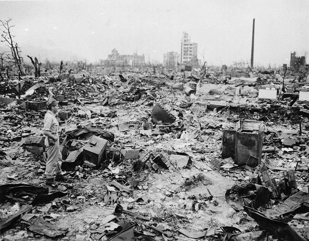 12 pictures that tell you the story surrounding the ghastly atomic bombing on Hiroshima in 1945. 