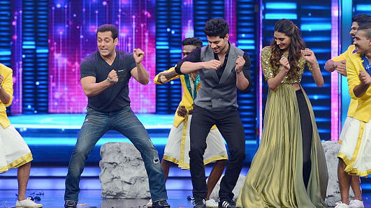 Salman Khan goes all out to promote <i>Hero</i> with Sooraj Pancholi and Athiya Shetty (Photo: Yogen Shah)