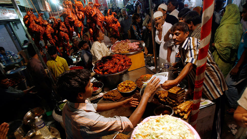 Meat being sold on the streets of Mumbai. (Photo: Reuters)