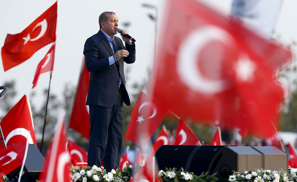 Over 100,000 people attend “anti-terrorism” rally in Istanbul; Erdogan presses major offensive against Kurdish rebels