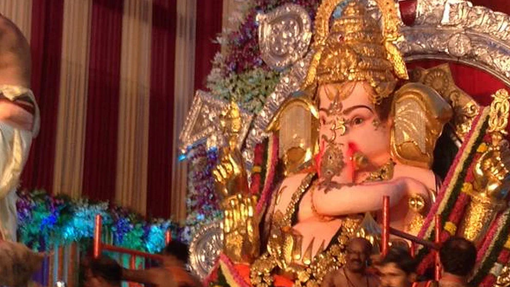 A Ganesh idol at the GSB Seva Mandal pandal in Mumbai (Photo: Twitter/ <a href="https://twitter.com/AbiraDhar/status/644451722606194688">Abhira Dhar</a>)