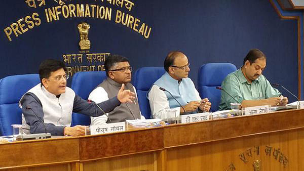 (L-R) Piyush Goyal, RS Prasad, Arun Jaitley at the cabinet briefing. (Photo: <a href="https://twitter.com/DG_PIB/status/641526117577261056">Twitter.com/@DG_PIB</a>)