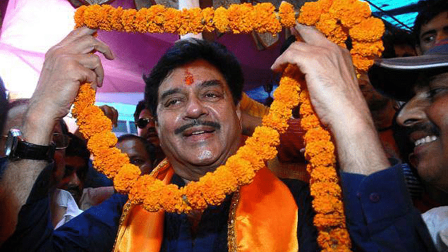 The BJP may have added Shatrughan Sinha in the star campaigners’ list, but it’s equally true that the BJP MP from Patna Sahib has been treated shabbily. (Photo courtesy: <a href="https://www.facebook.com/shatrugansinha/photos/a.648282125232170.1073741828.648262931900756/648281211898928/?type=3&amp;theater">Facebook</a>)