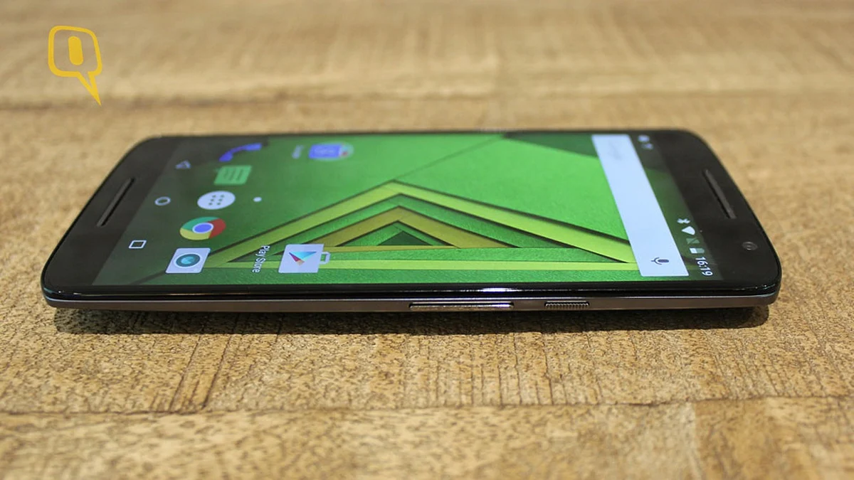 Motorola Moto X Play. (Photo: The Quint)