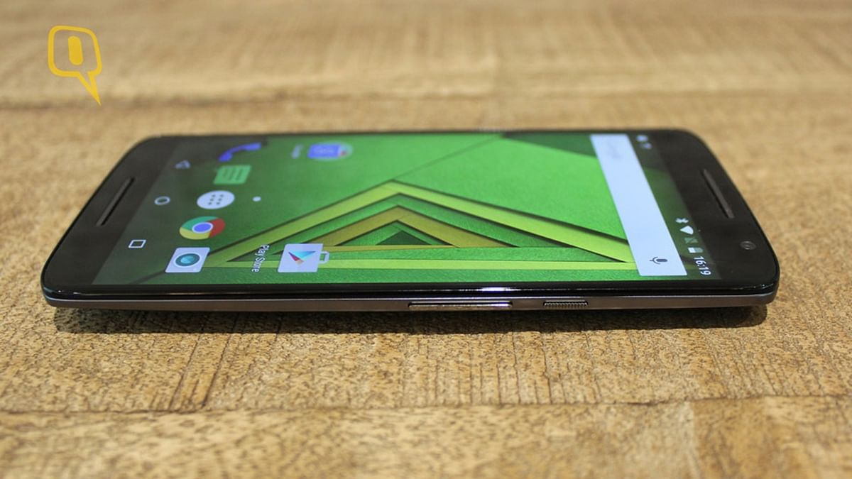 Here’s why the Motorola Moto X Play is the phone that has it all. 