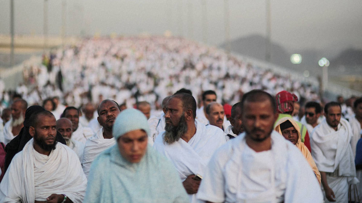A stampede in Mina region of Mecca has killed over 700 people and injured 800. 