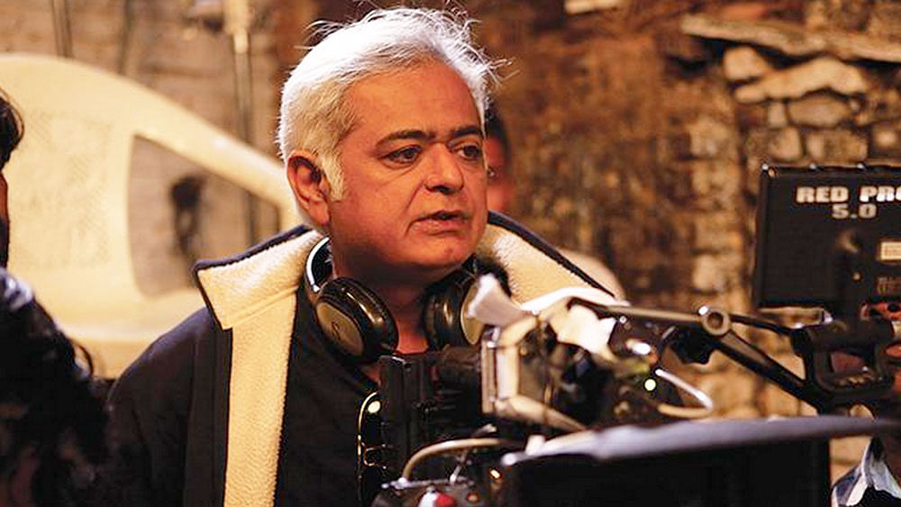 Hansal Mehta doing what he does best (Photo: Twitter/<a href="https://twitter.com/thegulfindian/status/622415531962822656">@thegulfindian</a>)