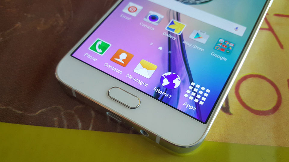 The Samsung Galaxy A8 offers a good user experience but at an expensive price point. 