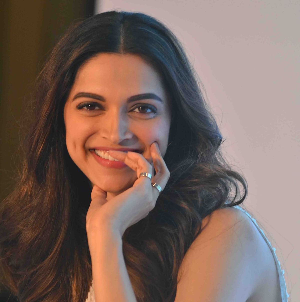 Kangana Ranaut makes is clear that she is ‘katti’ with Deepika, Aishwarya gets emotional on the sets and more stories