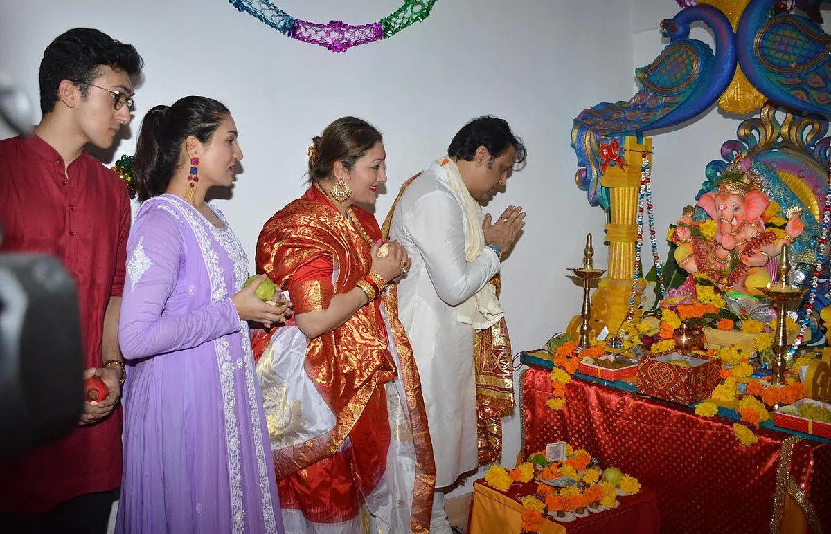 Govinda and his family at their residence welcoming lord Ganpati. (Photo: Yogen Shah)