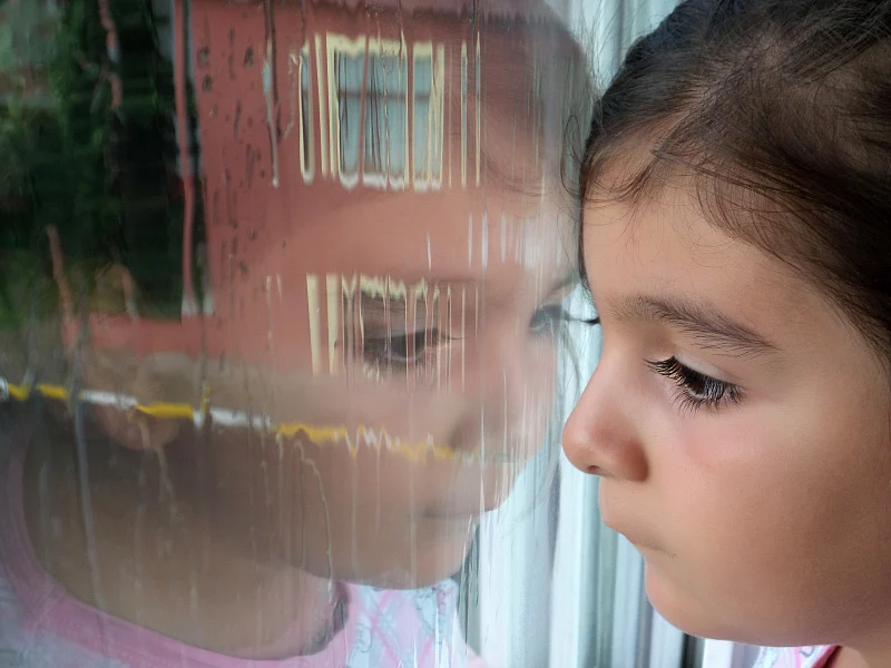 Childhood can be painful for one who is taunted for being ‘fat’. (Photo: iStock)