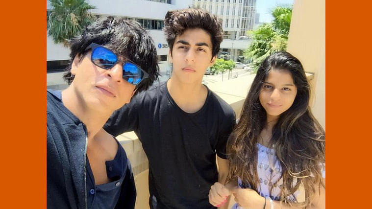 Shah Rukh Khan with his kids Aryan and Suhana&nbsp;