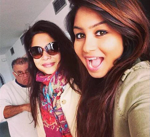 Indrani Mukerjea with daughter Vidhie and Peter Mukerjea. (Photo: <a href="https://www.facebook.com/photo.php?fbid=924177817607560&set=pb.100000460525639.-2207520000.1443133214.&type=3&theater">facebook.com</a>)