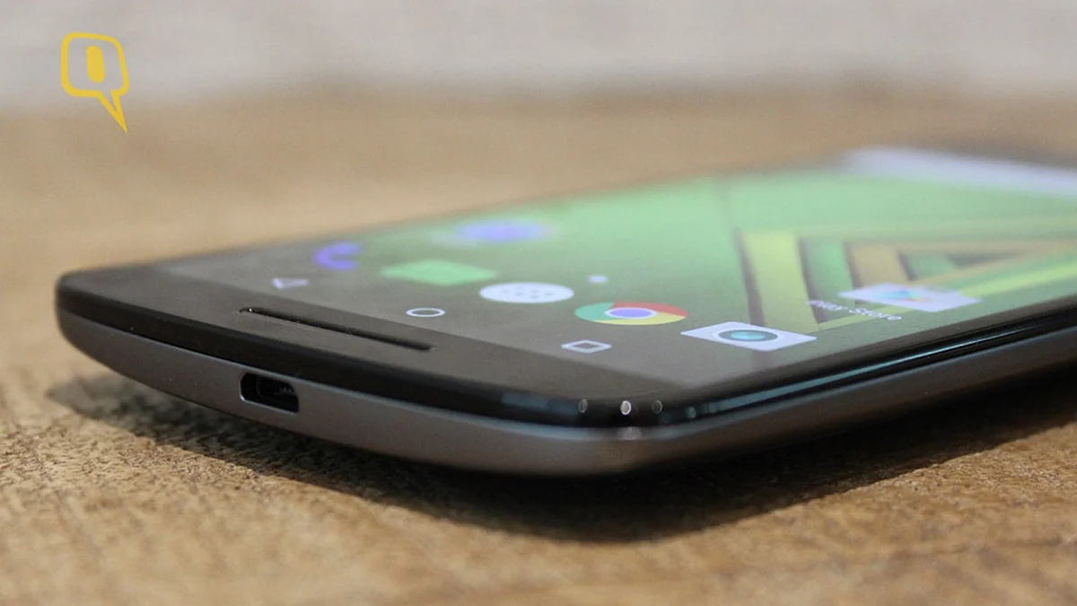 Motorola Moto X Play. (Photo: The Quint)