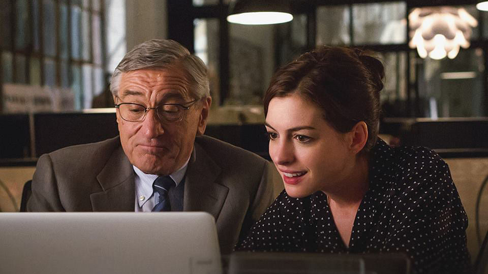 Anne Hathaway, the lady who can light up the screen by just flashing her smile plays the boss. (Photo: <a href="https://www.facebook.com/TheInternMovie/photos_stream">Facebook/The Intern</a>)
