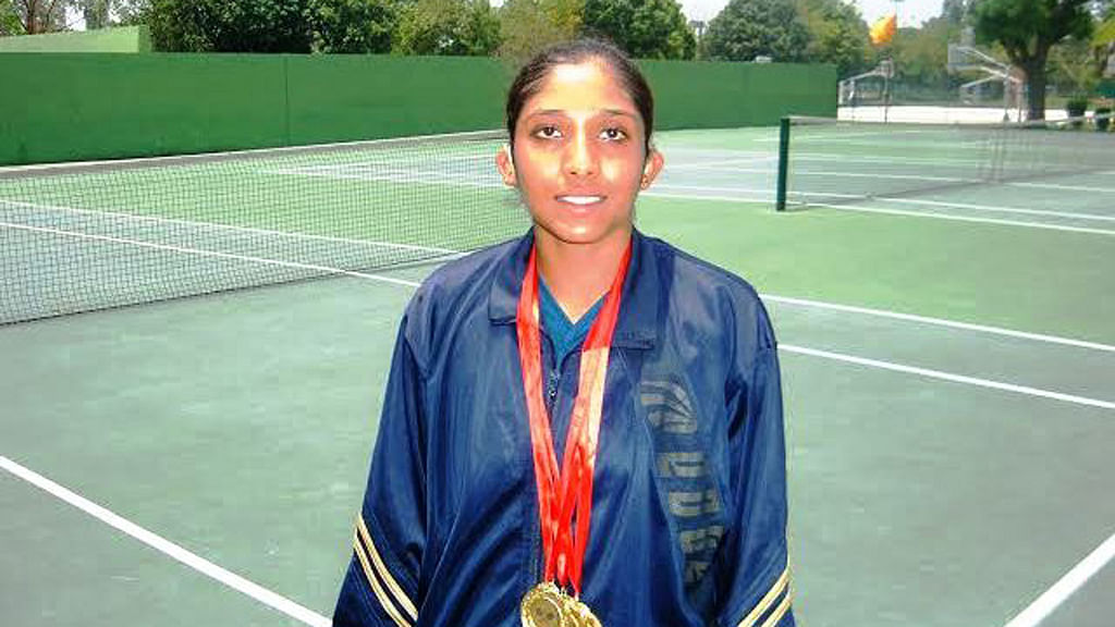  Shaik Jafreen, a national hearing-impaired tennis champion is in need of funds (Photo courtesy: The News Minute)