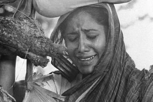 Smita Patil in a scene from <i>Manthan</i> (1976)