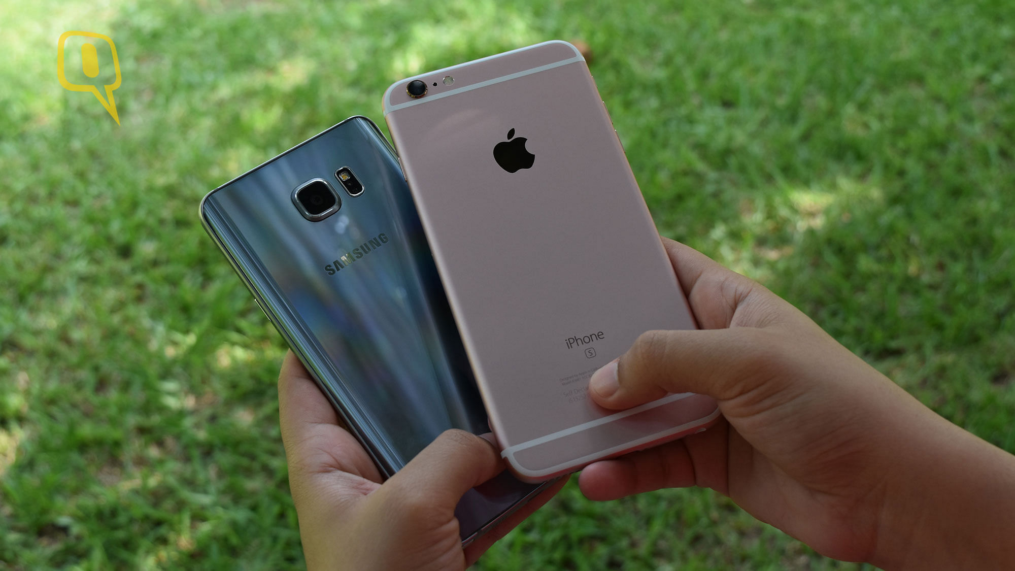 (Left) Samsung Galaxy Note 5 and (right) Apple iPhone 6s Plus. (Photo: <b>The Quint</b>)