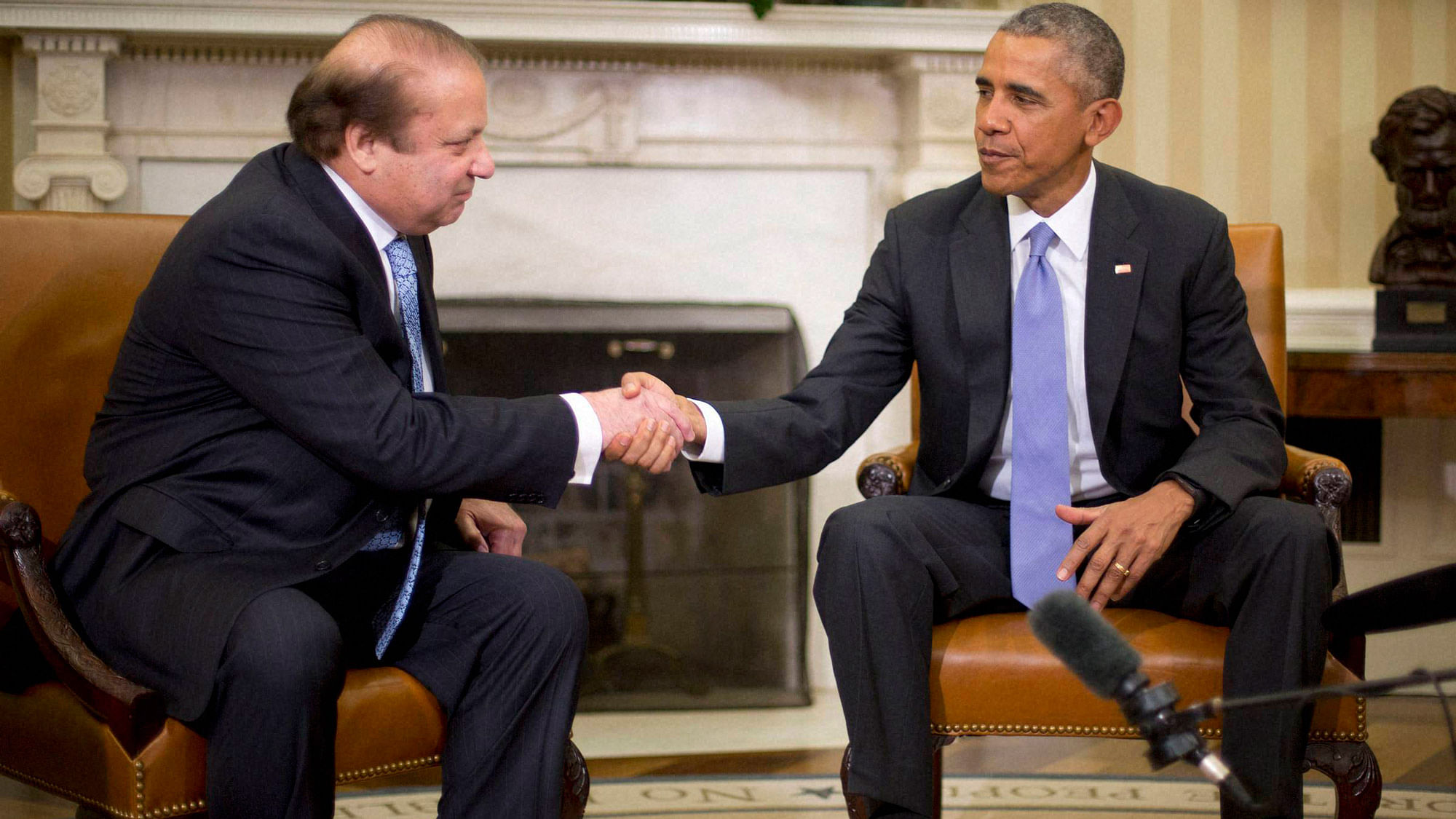 President Barack Obama shakes hands with Pakistani Prime Minister Nawaz Sharif during their meeting in the White House in Washington, October 22, 2015. (Photo: PTI)