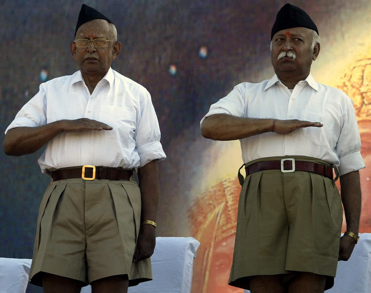 Mohan Bhagwat (R), chief of the Rashtriya Swayamsevak Sangh (RSS), and K S Sudershan, former RSS sarsanghchalak. (Photo: Reuters)
